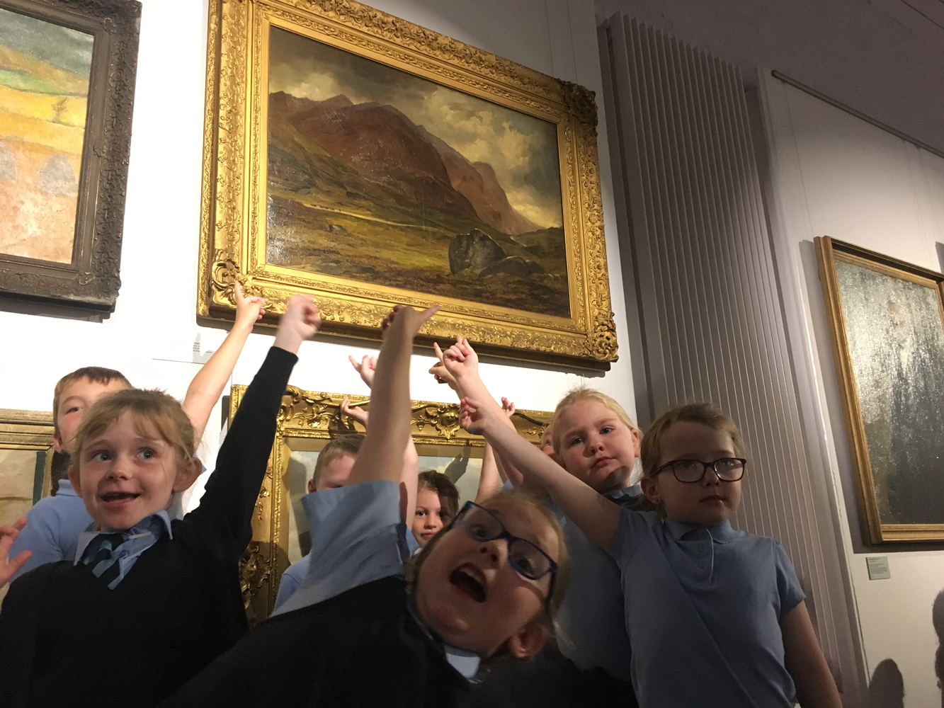 School children in the Fives Gallery at Low Parks Museum