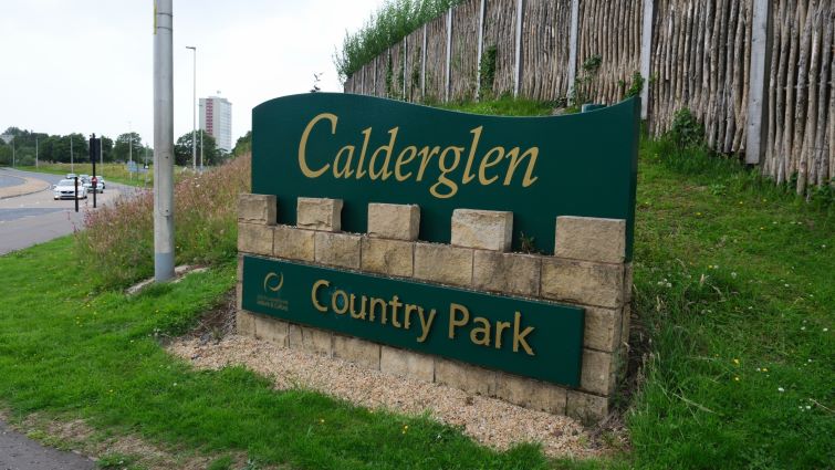 Calderglen Country Park sign