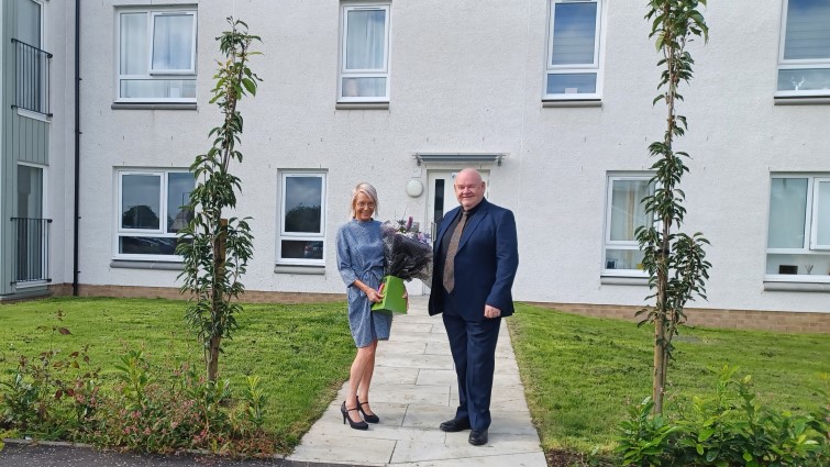 Julie Wilson and Chair of Housing and Technical Resources Committee Davie McLachlan