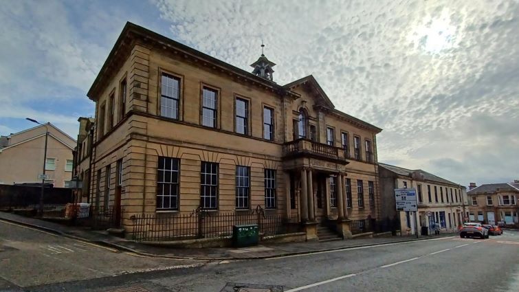 This is an exterior view of Lanark Library