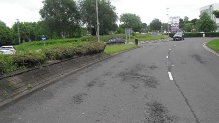 general view of Palace Grounds Road at a roundabout