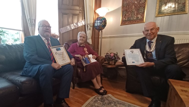 Janet Scott with Depute Provost Bert Thomson and Vice Lord Lieutenant of Lanarkshire Gavin Whitefield CBE